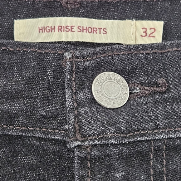NWT Levi's High‎ Rise Shorts Size 32 - Picture 4 of 9